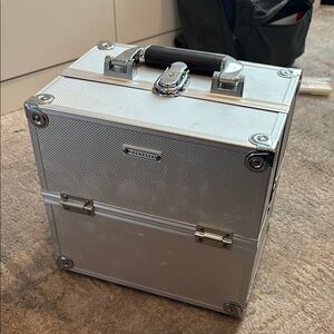 Renessa Silver Makeup Train Case